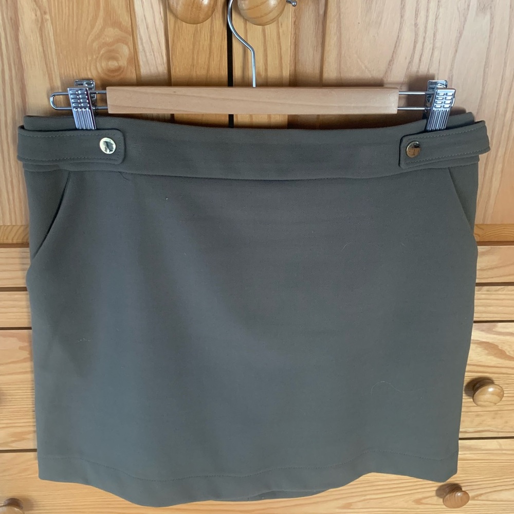 H&M olive green skirt.
